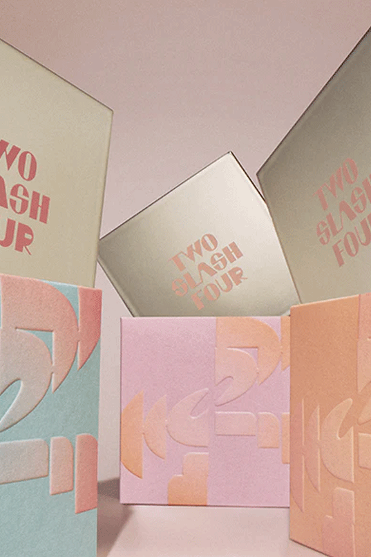 TWO SLASH FOUR All Over Face Blush (#Rum Beige)