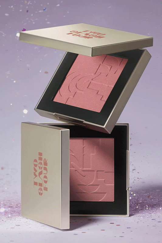 TWO SLASH FOUR All Over Face Blush (#Rum Beige)