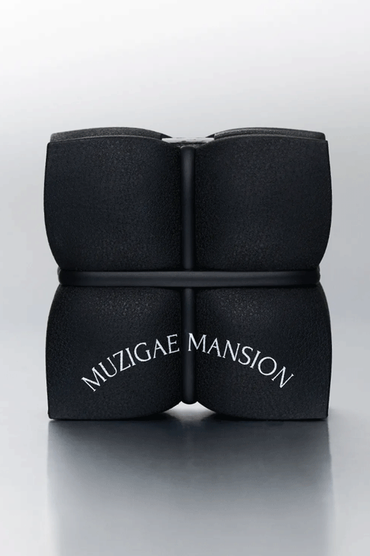 MUZIGAE MANSION Sleek Matt Cushion